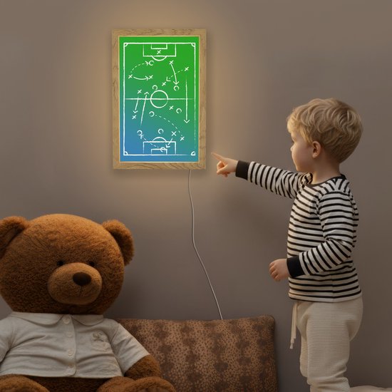 Nachtlampje 20x30 cm - Kinder lampje - Voetbal - Tactiek - Spel - Groen - Blauw - Tafellamp kinderkamer - Slaapkamer lamp - Bedlamp kinderen - Kinderlampje stopcontact - Wandlamp babykamer - Nachtlampjes van Merkloos — afbeelding 5