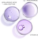 Drie ronde bakjes met paarse serum. Een met bubbels, een glad, en een met grote bubbels en tekst: HYALURONIC ACID + SNK-PEPTIDE, C + NIACINAMIDE, VITAMIN E.