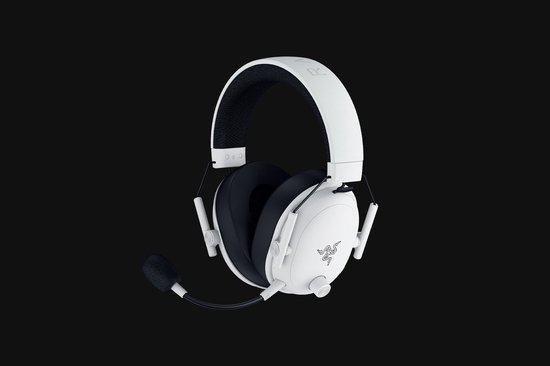 Witte Razer headset met zwarte oorkussens en hoofdband, logo op oorstuk.