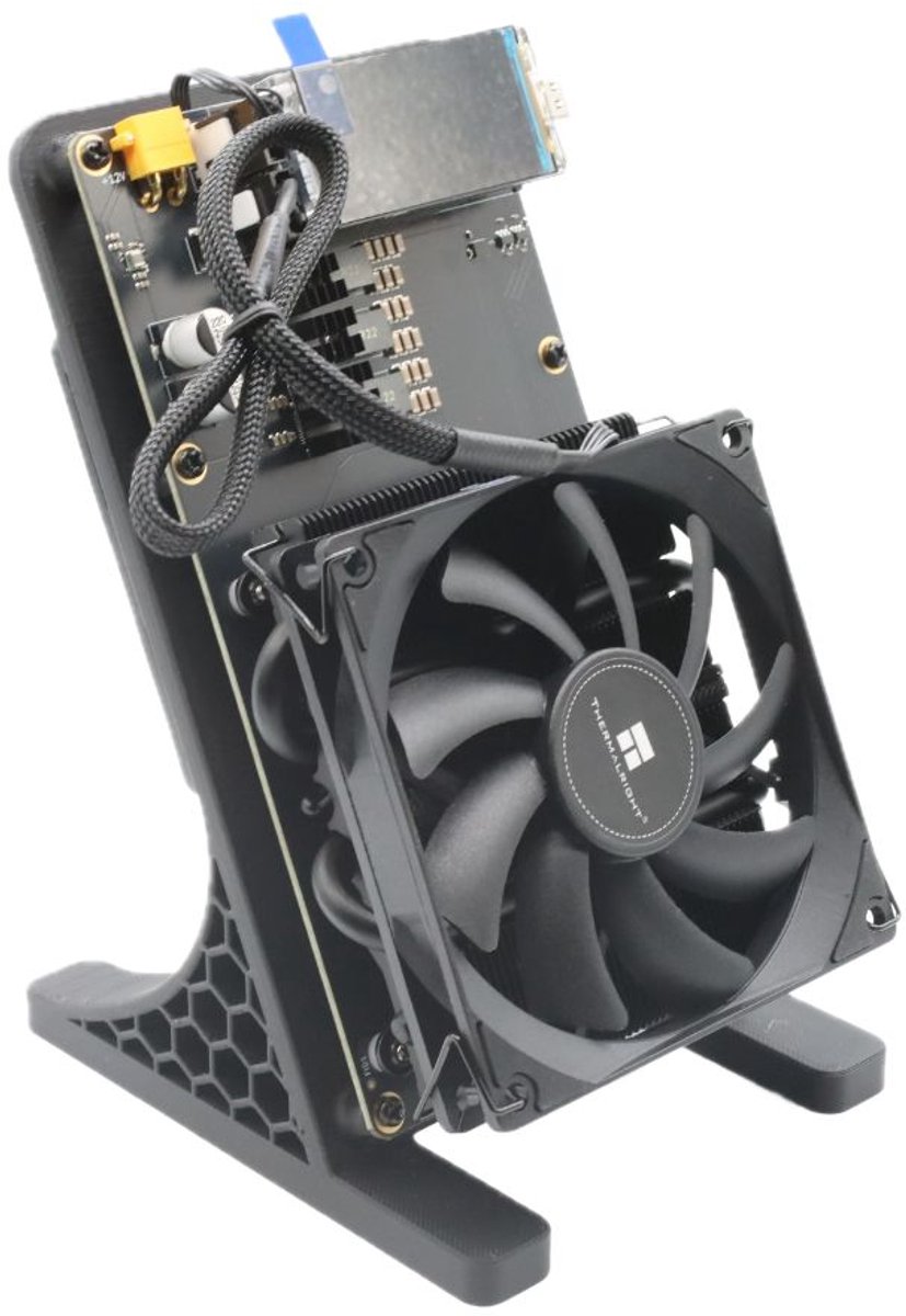 NerdQaxe++ Rev 6.1 - Inclusief Stand & EU Stekker - 6,1TH/s Bitcoin Miner - Solo miner - Zwart