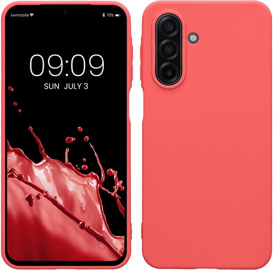 Coque de téléphone corail néon à côté d'un smartphone avec une éclaboussure de liquide rouge.
