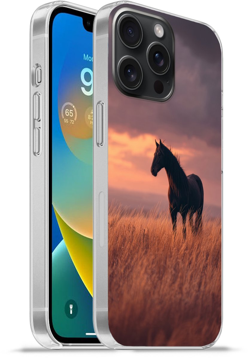 Telefoonhoesje Geschikt voor iPhone 15 Pro Max hoesje - Paard - Wolken - Open veld - Siliconen Telefoonhoesje Telefoonhoesje
