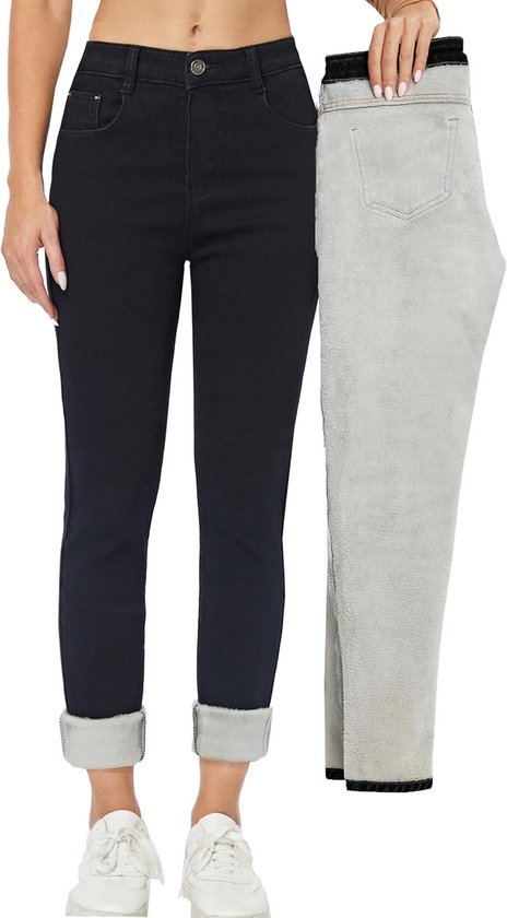 Zwarte skinny jeans met fleece voering naast de broek.