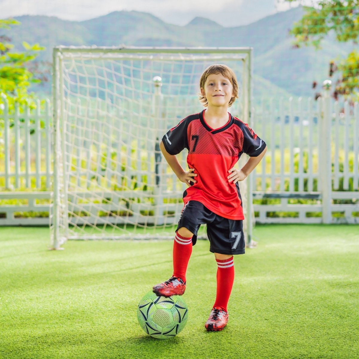 VIVE Fitness - Fluorescerende Voetbal - Lichtgevend - Geel-Limoen — cadeau in Spellen & Speelgoed - foto 4