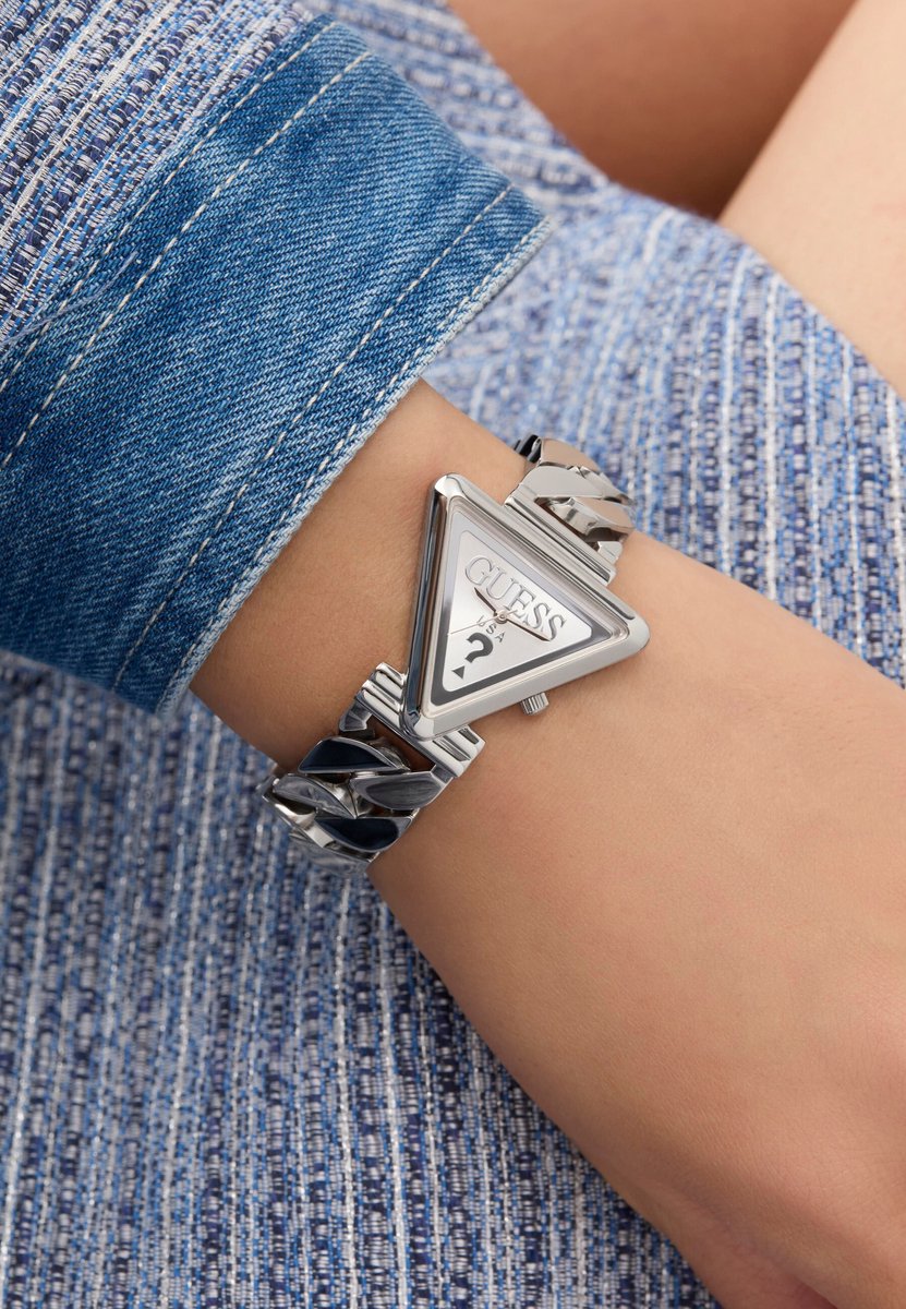 Guess Fame Quartz Analoog Horloge Zilveren Toon Case: 100% Recycled Steel | Armband: 100% Recycled Steel 34 mm GW0859L1, GW0859L2