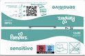 Couvercle de la boîte de lingettes Pampers Sensitive, avec logo et informations sur la collecte de points.