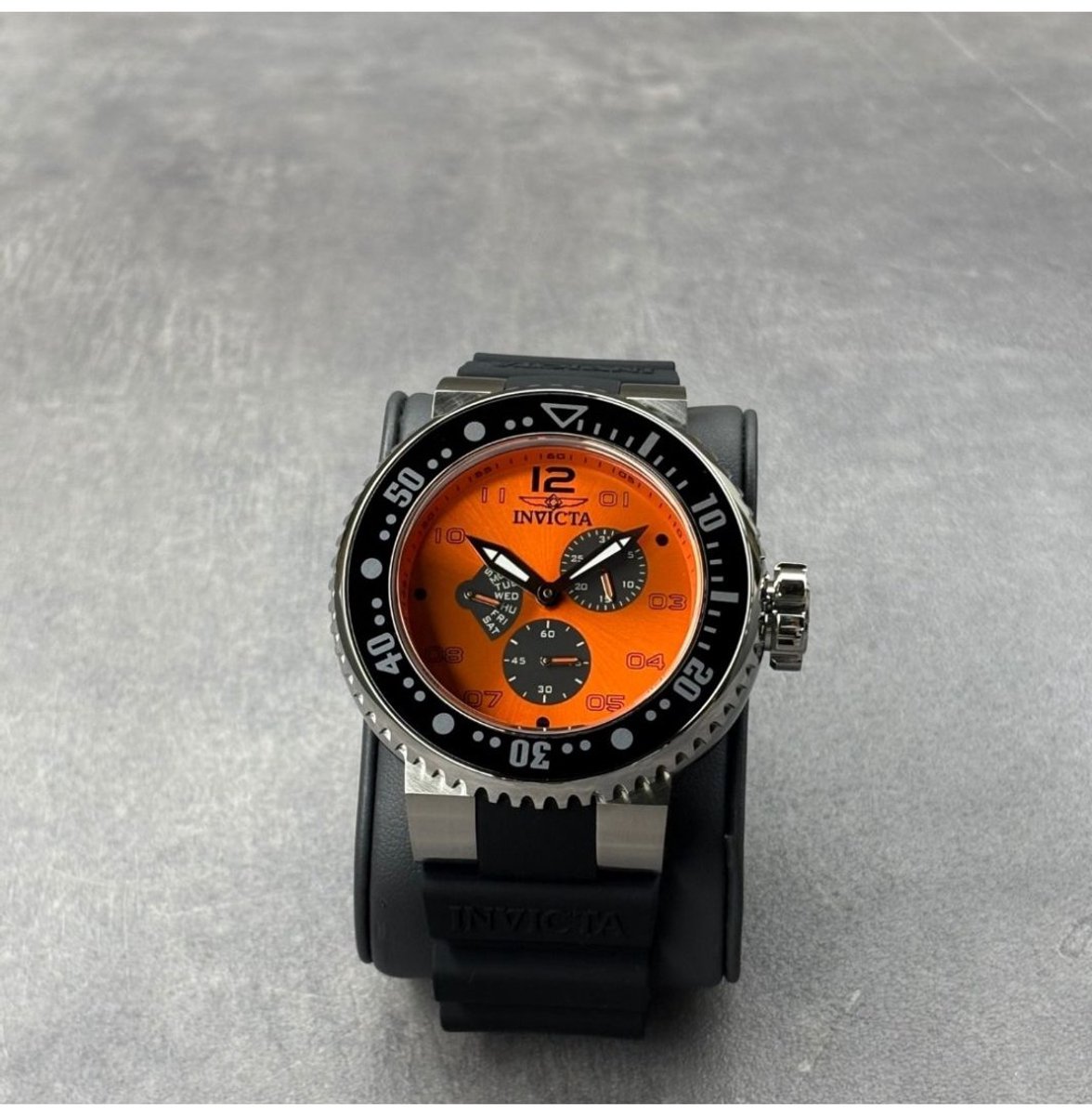 Invicta Pro Diver 49564 Heren Horloge - Waterdicht - Analoog - Quartz Uurwerk - Roestvrij Staal met oranje Wijzerplaat - 52mm