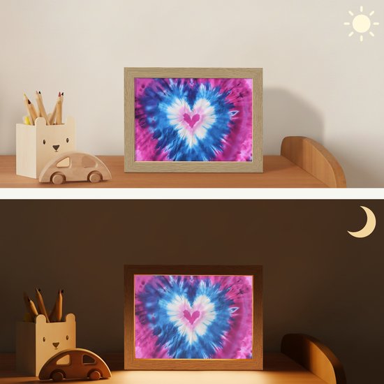 Nachtlampje 20x15 cm - Kinder lamp - Hartvormig - Tie dye - Paars - Tafellamp kinderkamer - Slaapkamer lamp - Bedlamp kinderen - Kinderlampje stopcontact - Wandlamp babykamer - Nachtlampjes van Merkloos — afbeelding 4