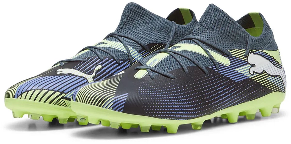 Puma Future 7 Match Mg voetbalschoenen in zwart met kleurrijke details en lichtgewicht mesh, maat EU 41.