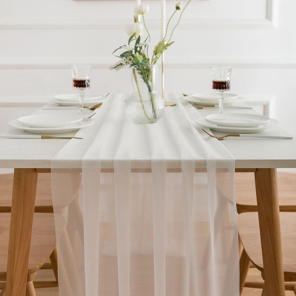 Table Runner - Witte Chiffon - Trouwdecoratie - Witte Tulle - 300 x 75 cm - Wasbaar