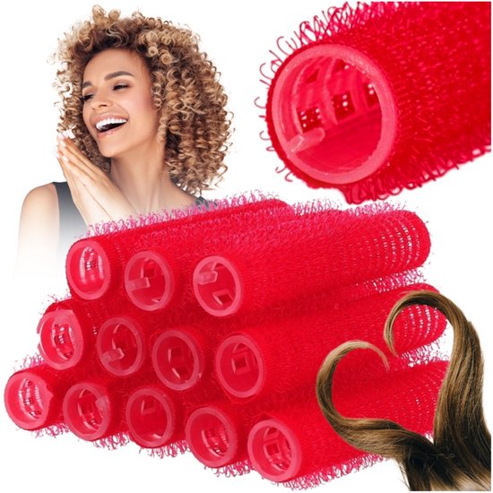Vrouw met krullend blond haar. Rode klittenband rollers en een close-up van een roller.