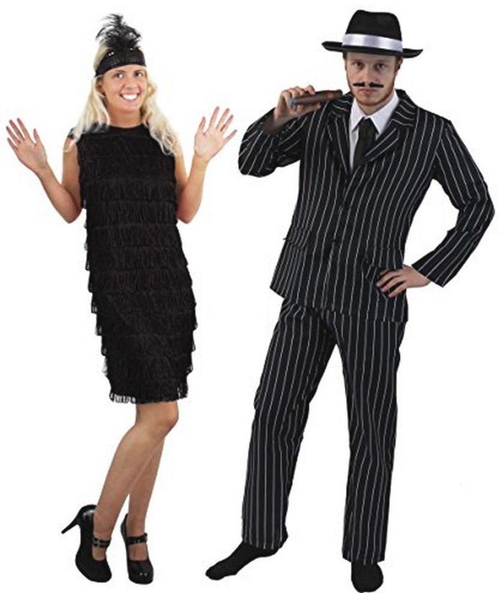 Gangster en Flapper Kostuum voor Stellen – Pinstripe Gangster Outfit met Trilby Hoed + Zwarte Fringe Flapper Jurk