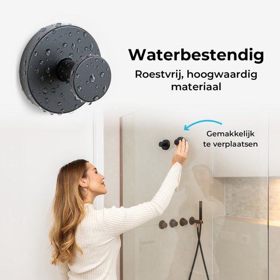 Waterbestendige zwarte haak met druppels, bevestigd op een douchewand. Vrouw plaatst deze gemakkelijk.
