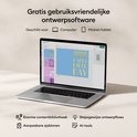 Laptop met Cricut ontwerpsoftware, toont een "Happy Birthday" kaartontwerp.