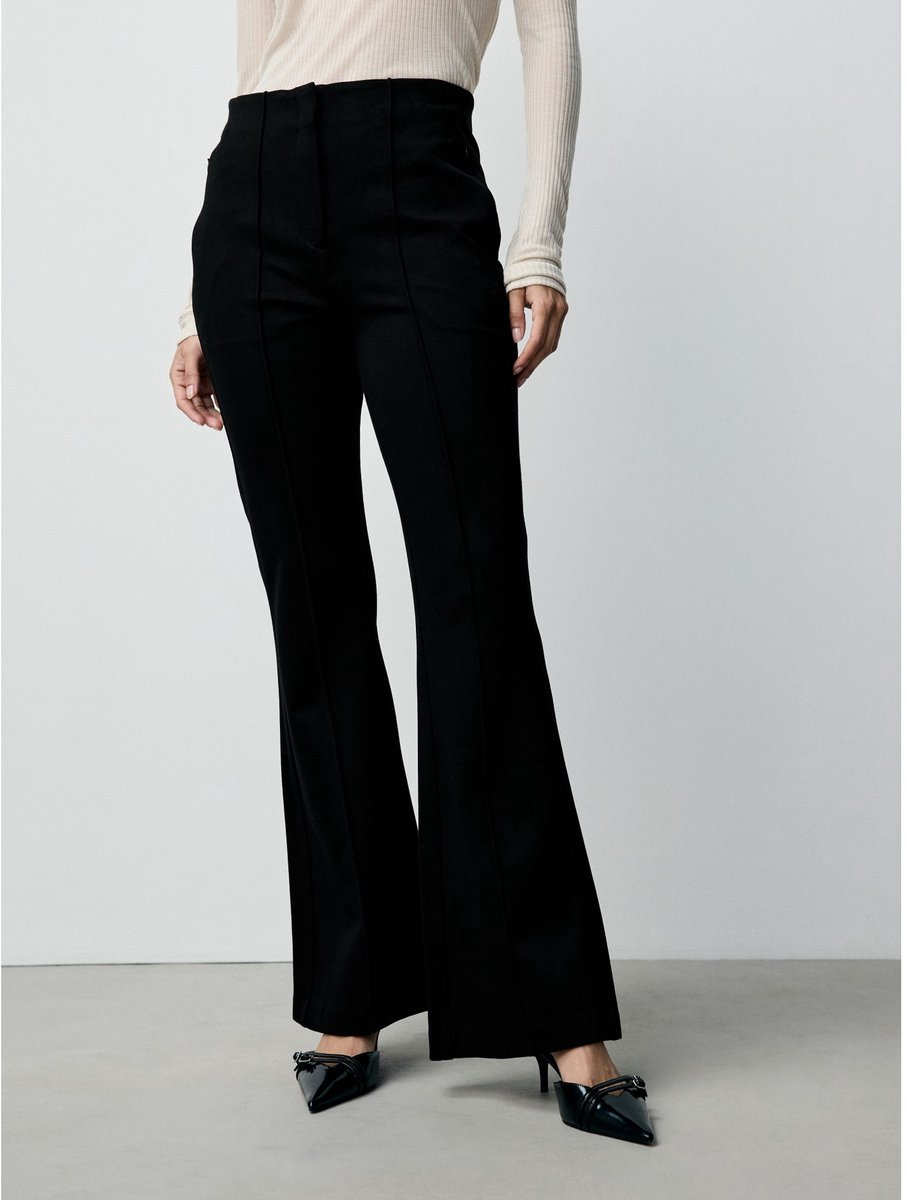 Next - Dames - Vormgevende bootcut-broeken - Zwart