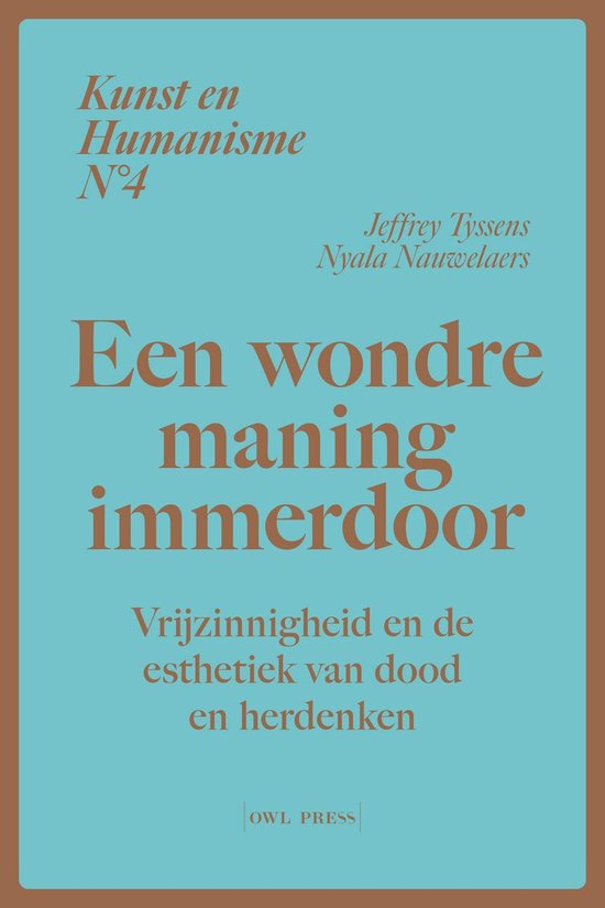 Boekcover met lichtblauwe achtergrond en bruine tekst. Titel 'Een wondre maning immerdoor'.