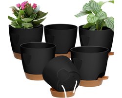 Zelfwatergevende plantenpot