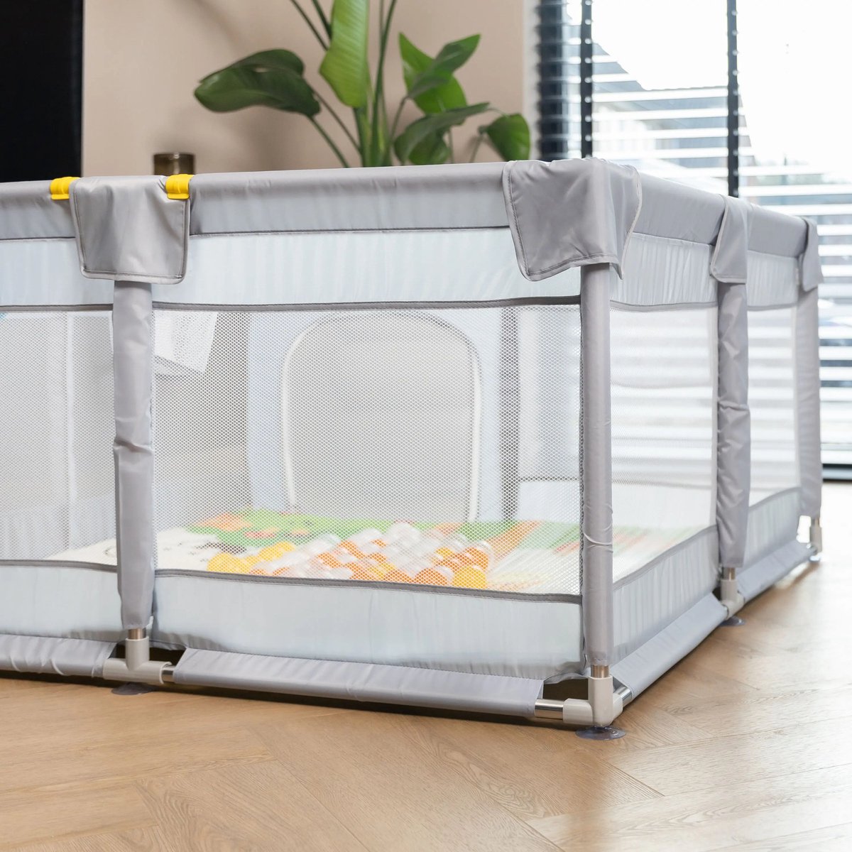 Baby Grondbox – Babybox – Speelbox – Kinderbox – Playpen – Kruipbox – Ballenbak - 128 x 128 x 65 cm – Dubbelzijdige Speelmat Foam – 65 Speelballen – 2 optrekhandvatten – Rits Opening – foto 4