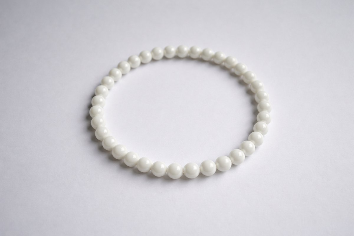 Witte Schelp Armband 6 mm – Natuurlijke Kralen – Diameter 18 cm – Tijdloos & Zomers