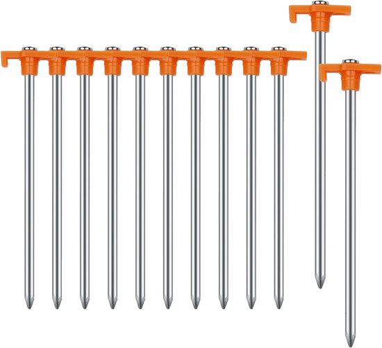 Twaalf oranje tentpinnen met zilveren body, op een witte achtergrond.