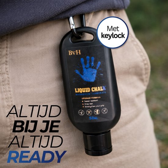 Flesje BvH 'Liquid Chalk' met keylock aan een broek bevestigd. Tekst: Altijd bij je, altijd ready.