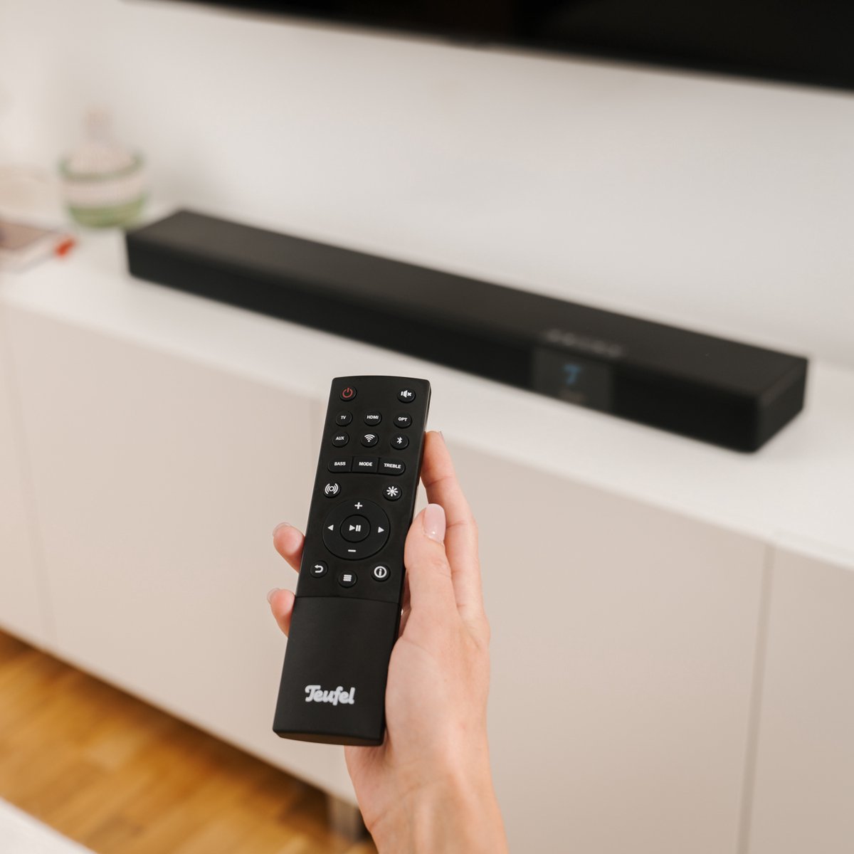 Teufel CINEBAR 22 Power Edition - 5.1-kanaals Dolby Atmos-soundbar met draadloze, krachtige subwoofer, 8 luidsprekers, thuisbioscoopsysteem, HDMI 3D ARC CEC, 4K-doorvoer, touchscreen thumbnail 6