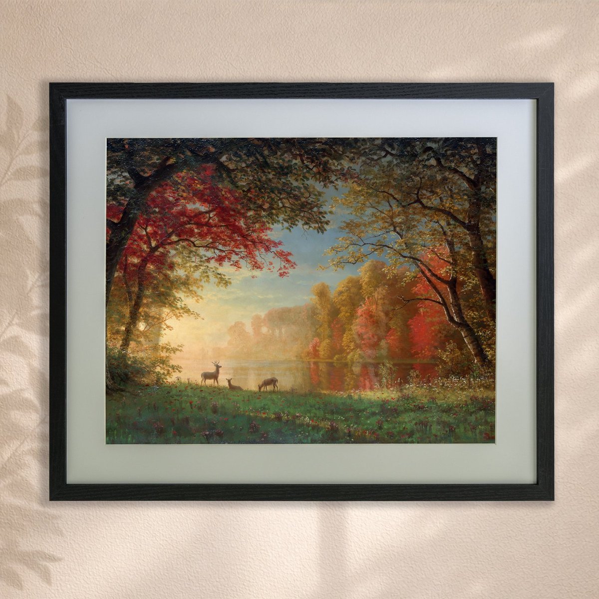 Hert bij het meer - Ingelijste Muurkunst - 63x53cm zwart frame - Glasplaat en Passe-partout - Museum kwaliteit print