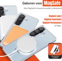 Transparante hoesjes met MagSafe accessoires: lader, powerbank, portemonnee.