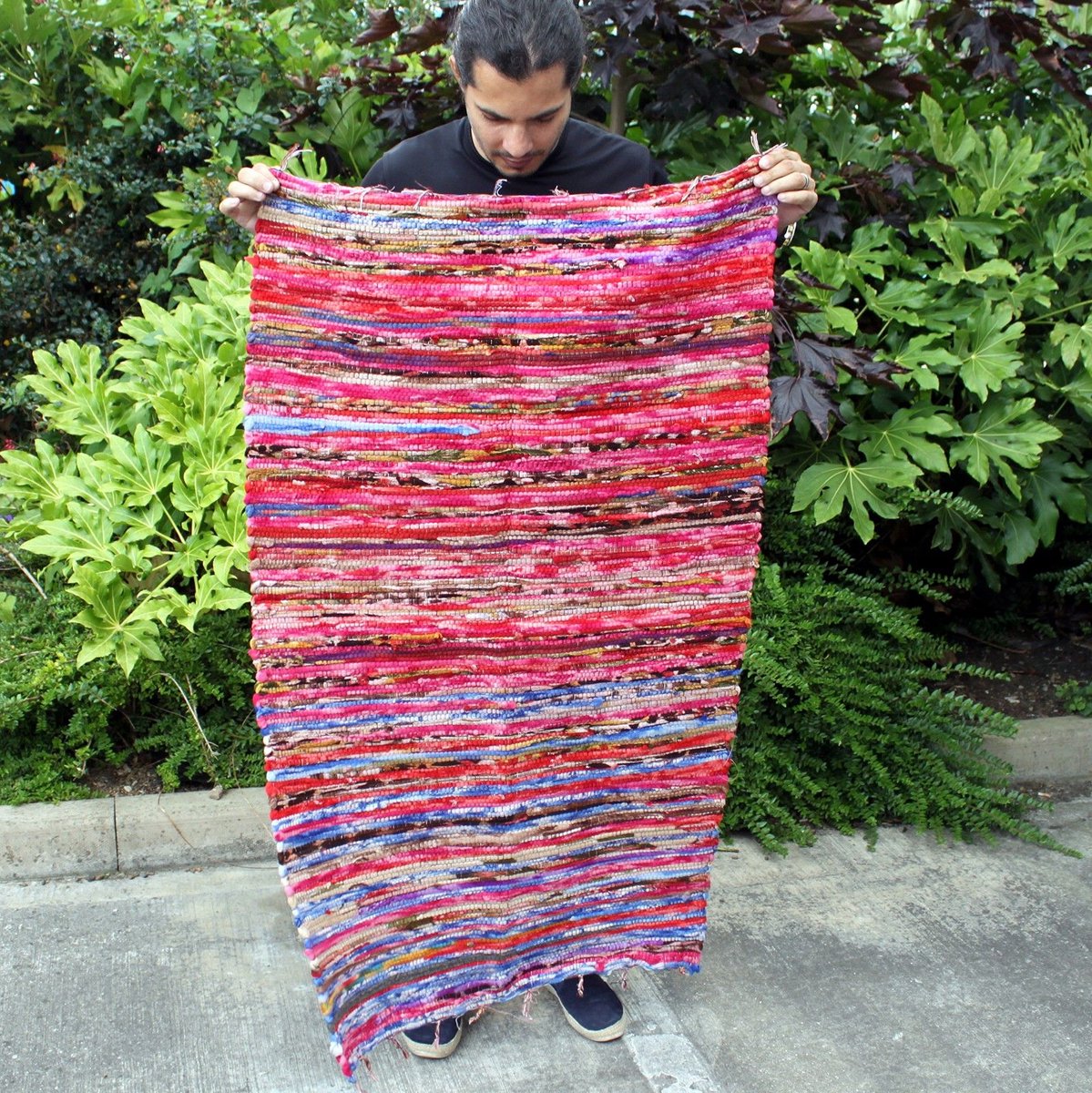 Middelgroot fluwelen vloerkleed - 128x75cm