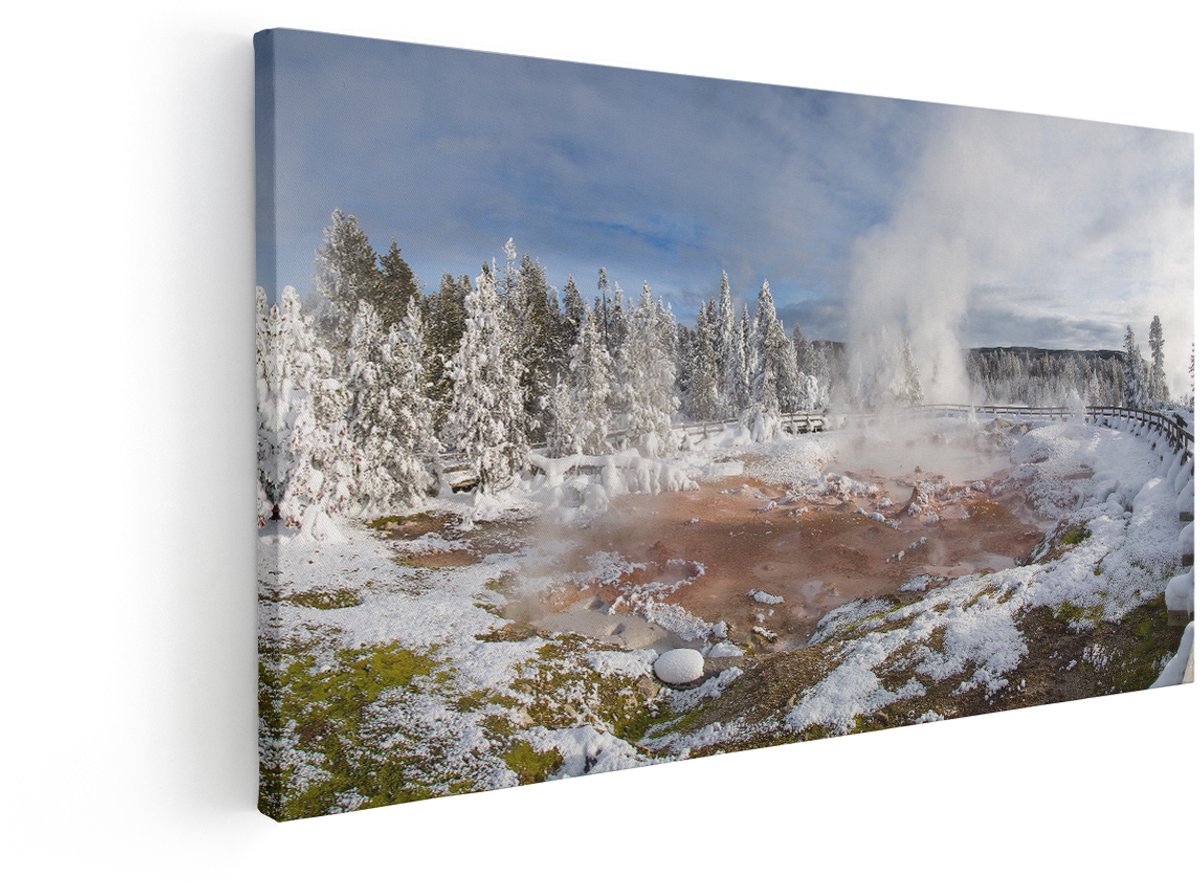 Artaza Canvas Schilderij Yellowstone Geiser - 100x50 cm - Wanddecoratie Winter Landschap -