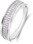 Bague argentée avec deux rangées de zircons, sur fond blanc.