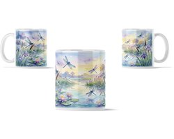 Mok Aquarel Series: Dansende Libellen & Waterlelies - Dromerige Natuur Print Koffiemok - Insecten Kunst Cadeau voor haar: Vriendin & Collega - Lieve Thee Beker Paarse Irissen - Uniek Moederdagcadeau of Verjaardagscadeau Vrouw - Spirituele Decoratie