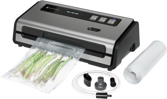 Machine sous vide KitchenBrothers argent et noir, avec un sac d'asperges scellé et des accessoires comme un rouleau et un tuyau.