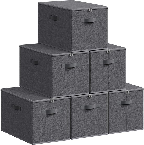 Ensemble de six boîtes de rangement grises, empilées. Chaque boîte a des poignées et un couvercle zippé.