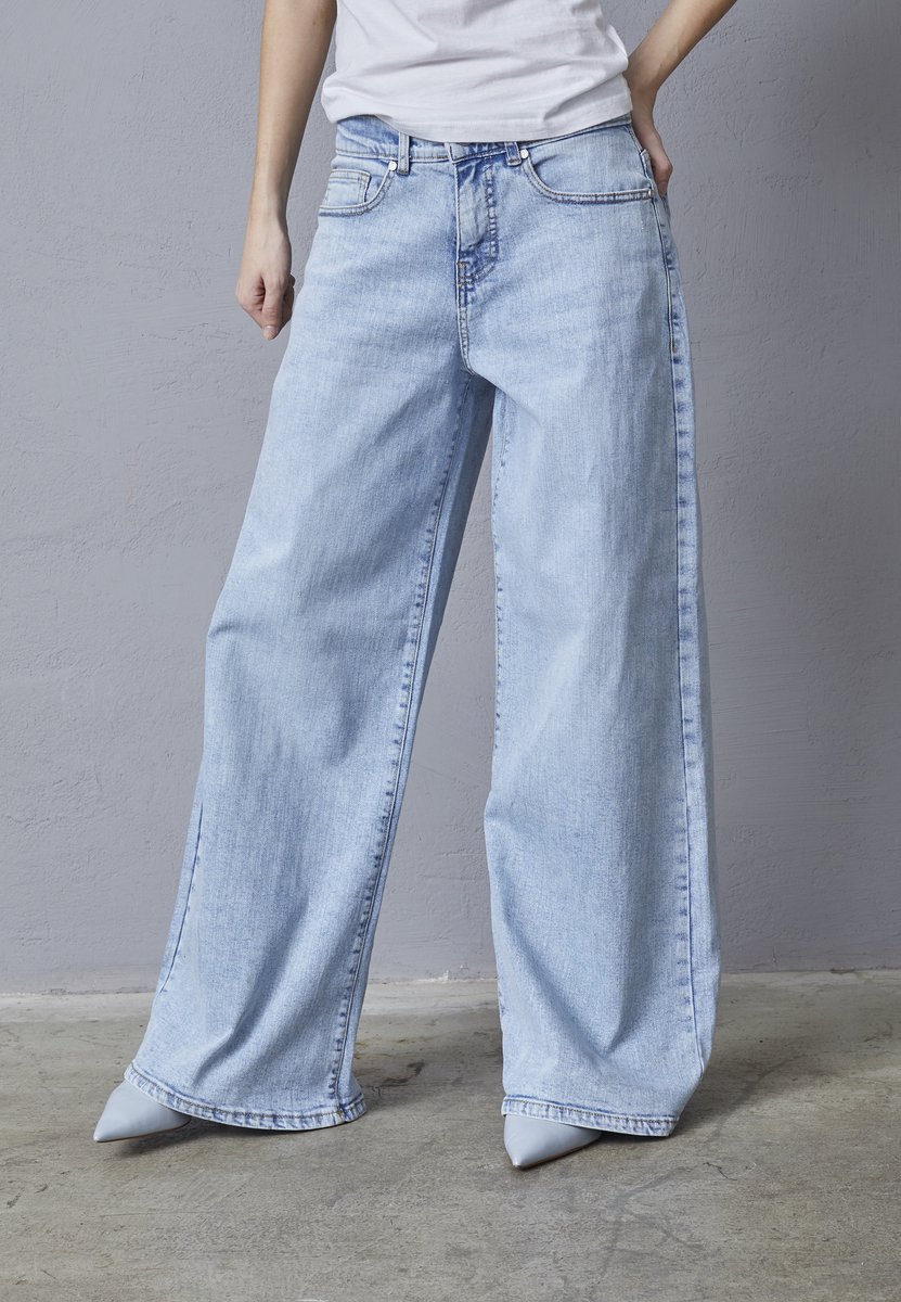 Onar jeans wide leg Sisterspoint maat L-40