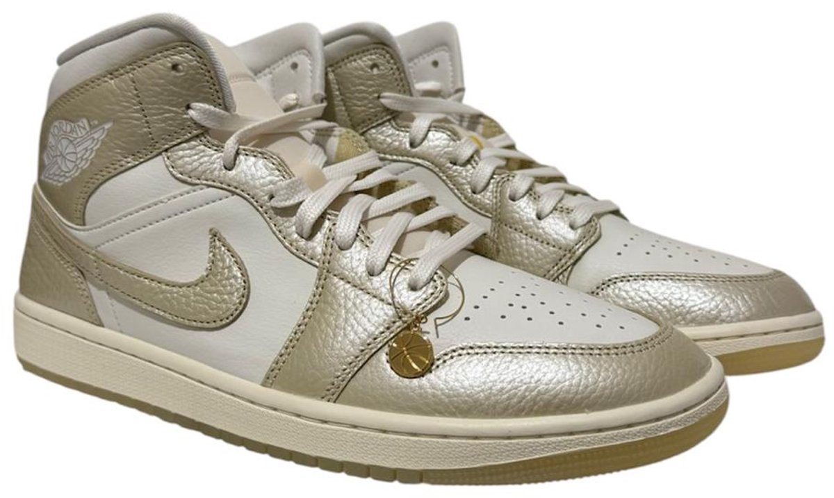 Sail/Team Gold- Pale ivory