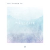 Albumhoes met mistige berglandschap en een figuur in de verte. "WANDERER", "TOBIAS BORSBOOM piano".