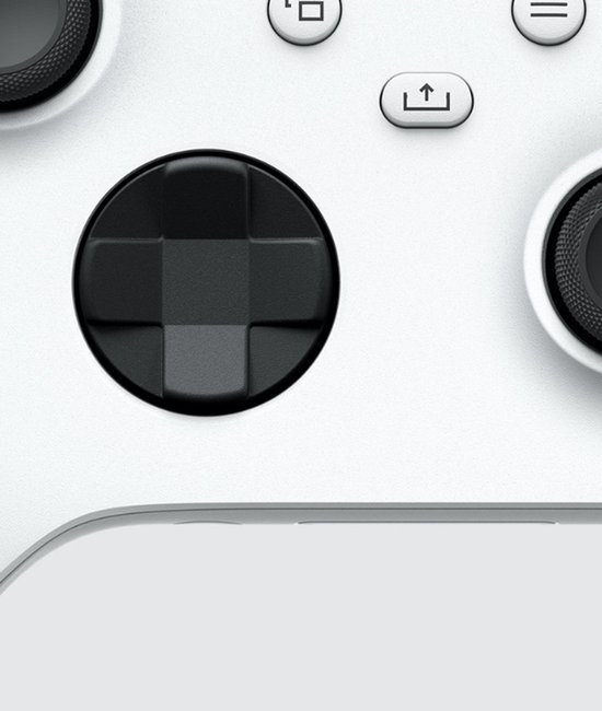 Close-up van de witte Xbox controller met zwarte richtingsknoppen en thumbsticks.