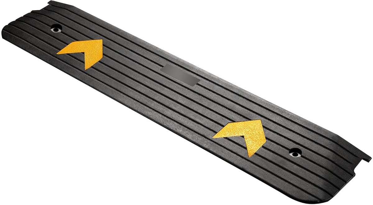 Oprijplaat Rubber - Drempelhulp Stoeprand - Veilig Passeren - Met Reflectoren - 113x24x2.5cm - Zwart