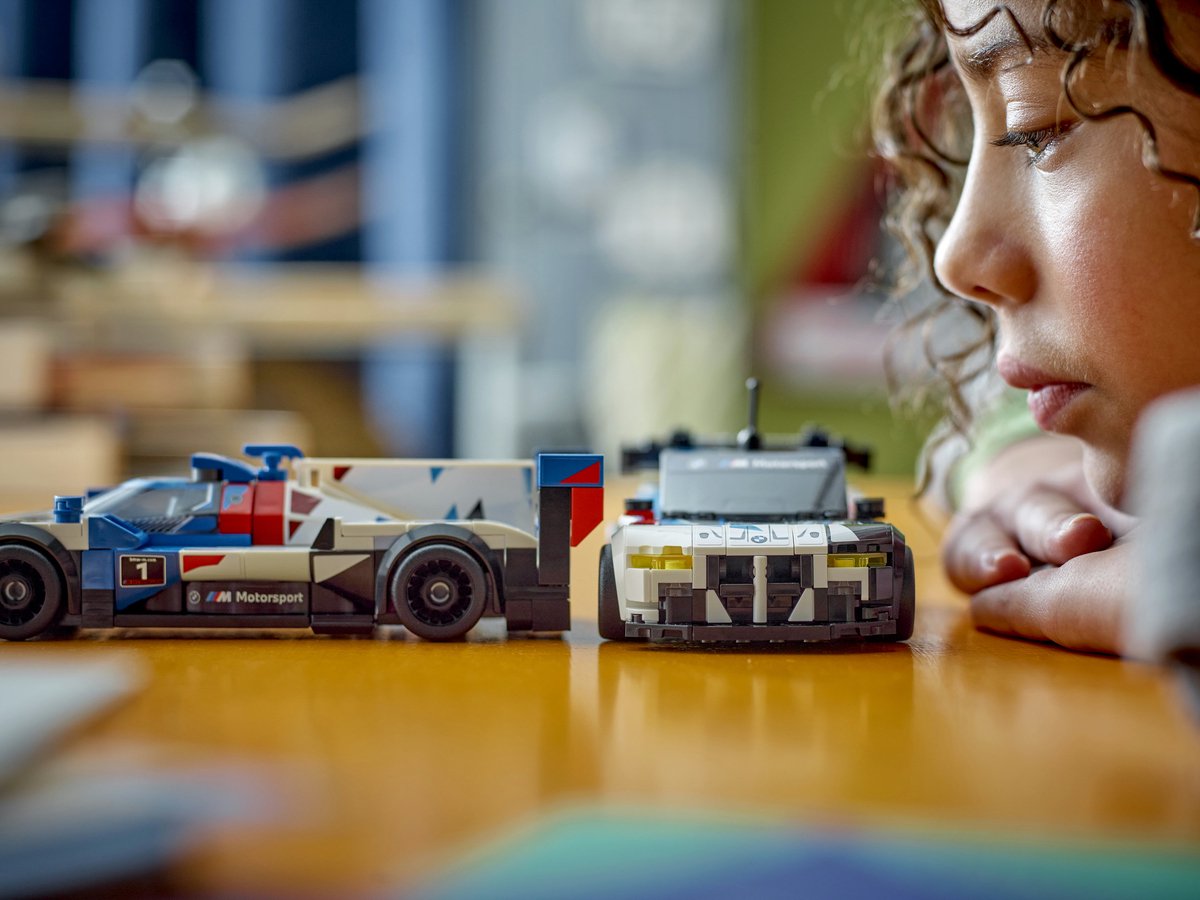 LEGO Speed Champions BMW M4 GT3 & BMW M Hybrid V8 racewagens - 76922 — afbeelding 20