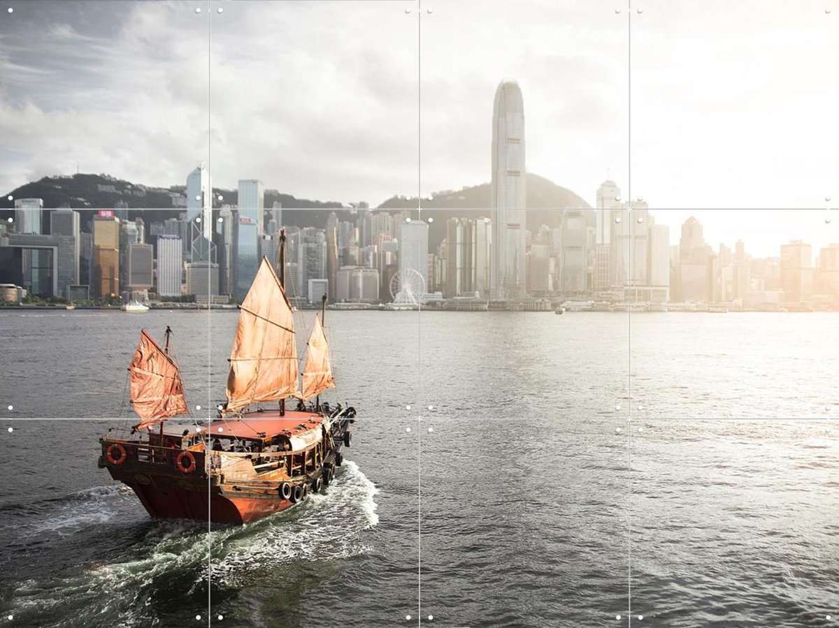 IXXI Hong Kong Dukling Boat, Claire Droppert - 80 x 60 cm - Gratis ophangtool - Grote wanddecoratie en posters - Naturalisme, Realisme, Fotografie