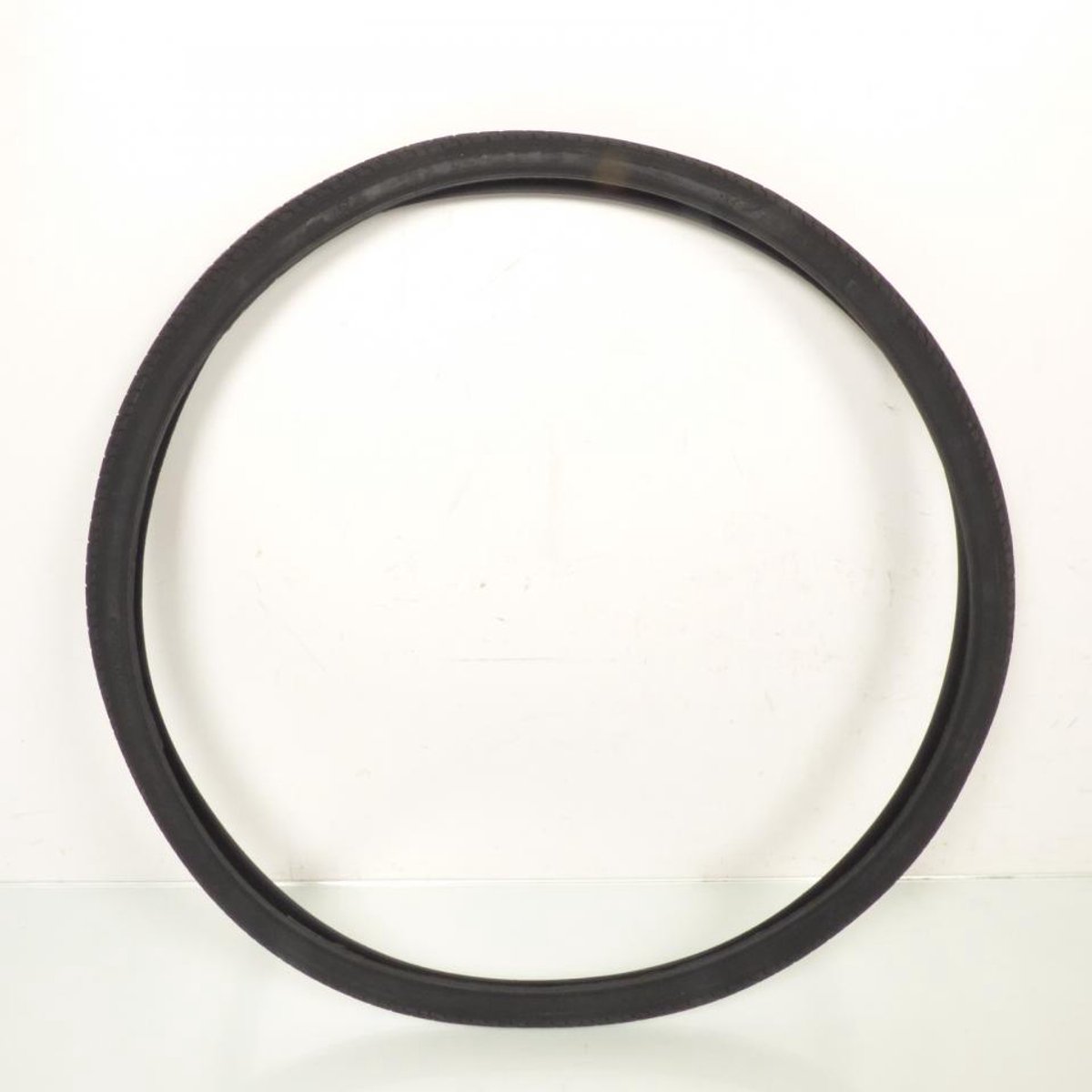 Pneu pour vélo VTC 28 pouces 37-622 700x35C CST C979 BANDE ANTI-CREVAISON Neuf