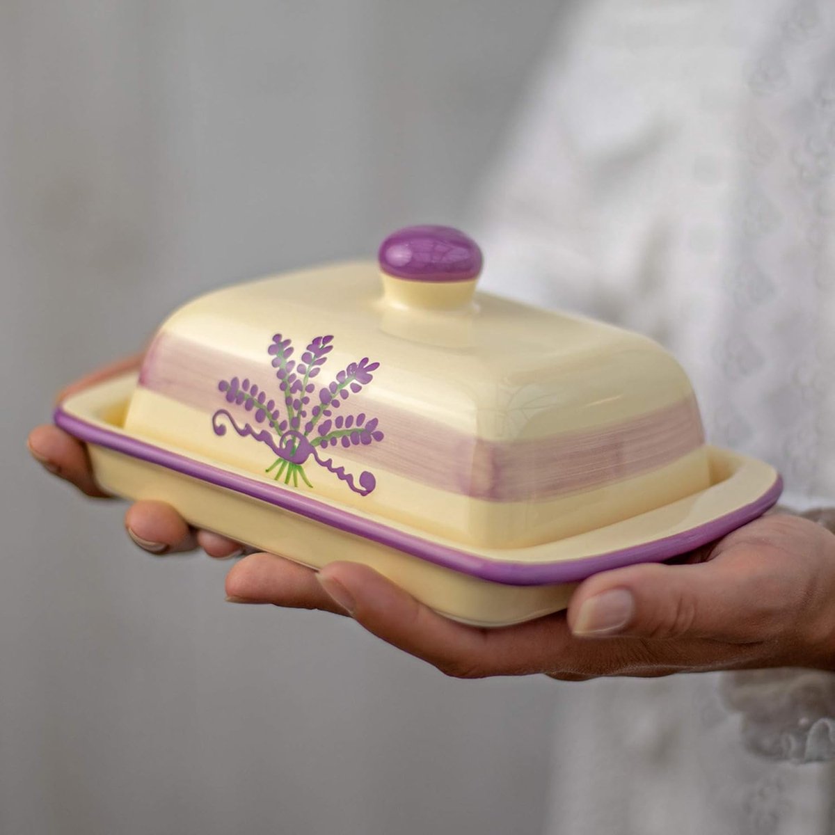 Handgeschilderde Botervloot - Lavendel Patroon - Paars en Crèmekleur - Keramisch - Met Deksel