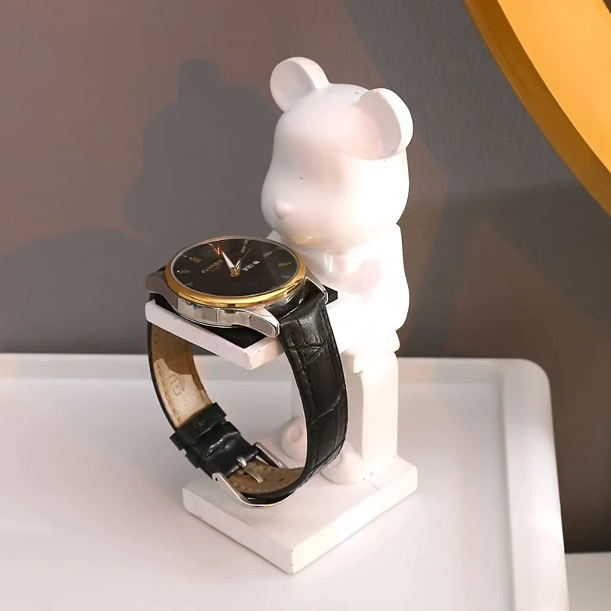 Wit Beer Horloge Houder - Stijlvolle Decoratie voor Nachtkastje of Bureau - Luxe Watch Stand Cadeau voor Hem - Organizer voor Horloges