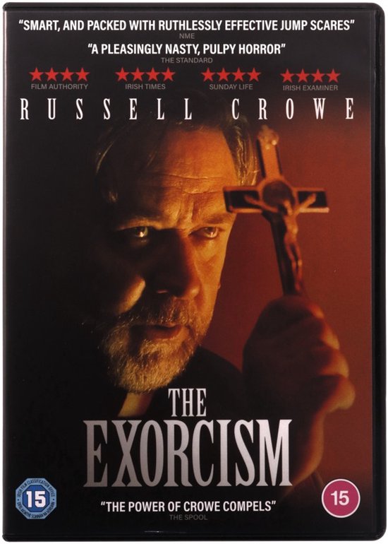 DVD-hoes van The Exorcism met Russell Crowe die een kruis vasthoudt.