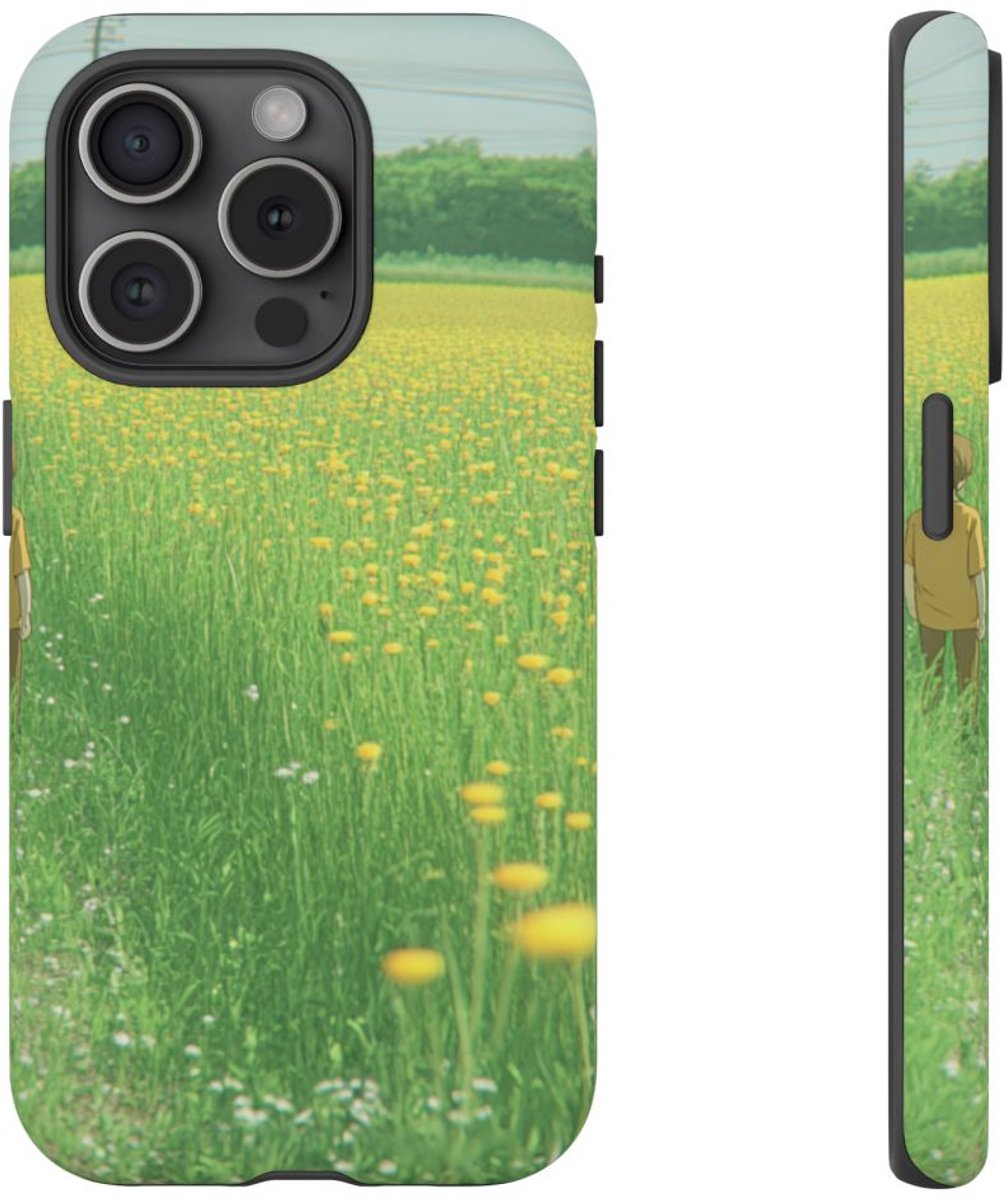 Jongen Wandelt Door Geel Bloemenveld – Telefoonhoesje Geschikt voor iPhone 15 Pro