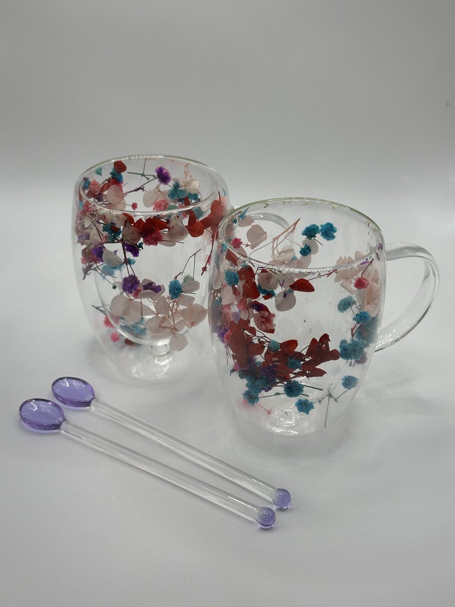 2 Unieke handgemaakte dubbelwand Koffie en Theeglazen met gedroogde bloemen - 350ml - Inclusief 2x Lepels - Latte Macchiato Glazen - Cappuccino Glazen - Koffieglazen