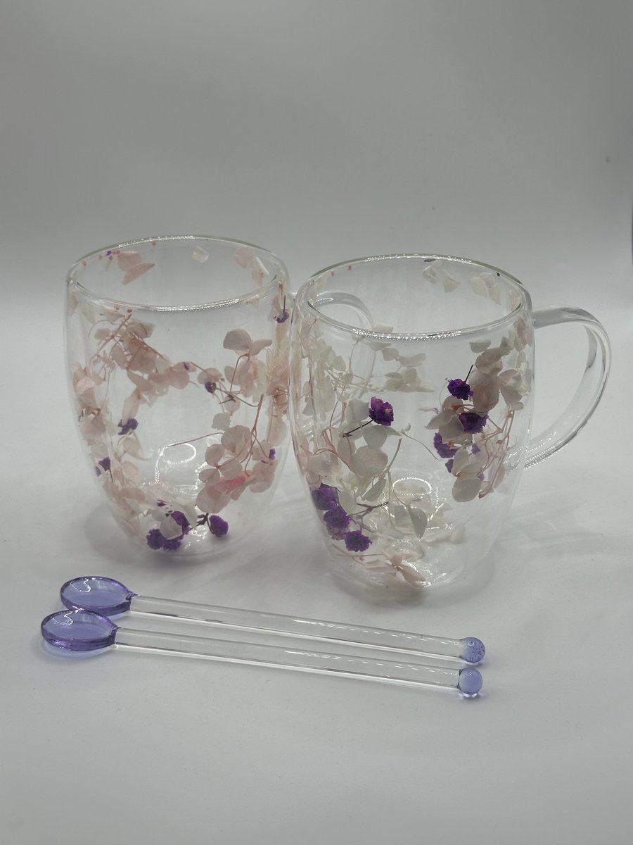 2 Unieke handgemaakte dubbelwand Koffie en Theeglazen met gedroogde bloemen - 350ml - Inclusief 2x Lepels - Latte Macchiato Glazen - Cappuccino Glazen - Koffieglazen