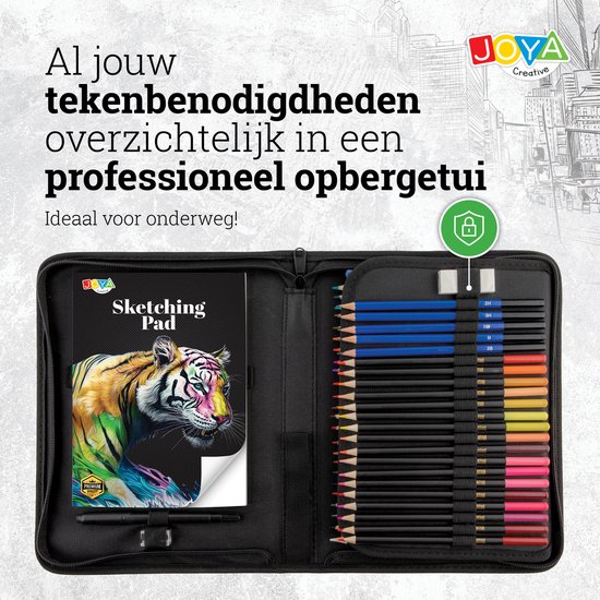 Zwarte etui met schetspad en kleurpotloden, georganiseerd en klaar voor gebruik.