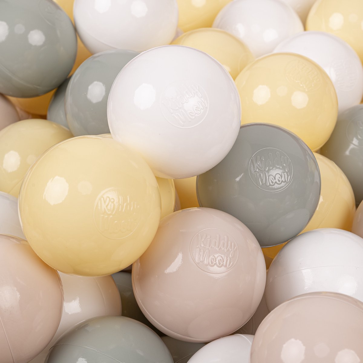 KiddyMoon 700 ballen/7cm kinderballen speelballen voor ballenbad baby éénkleurige plastic ballen made in eu, pastel beige/groen-grijs/pastelgeel/wit